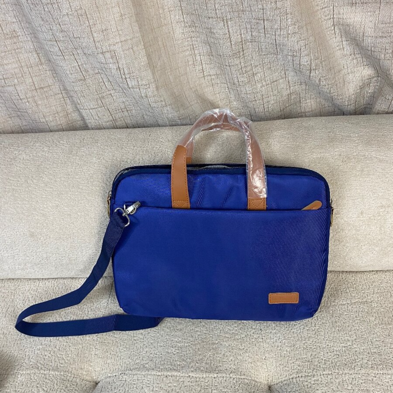 Sac pour ordinateur avec des crampons à l'interieur