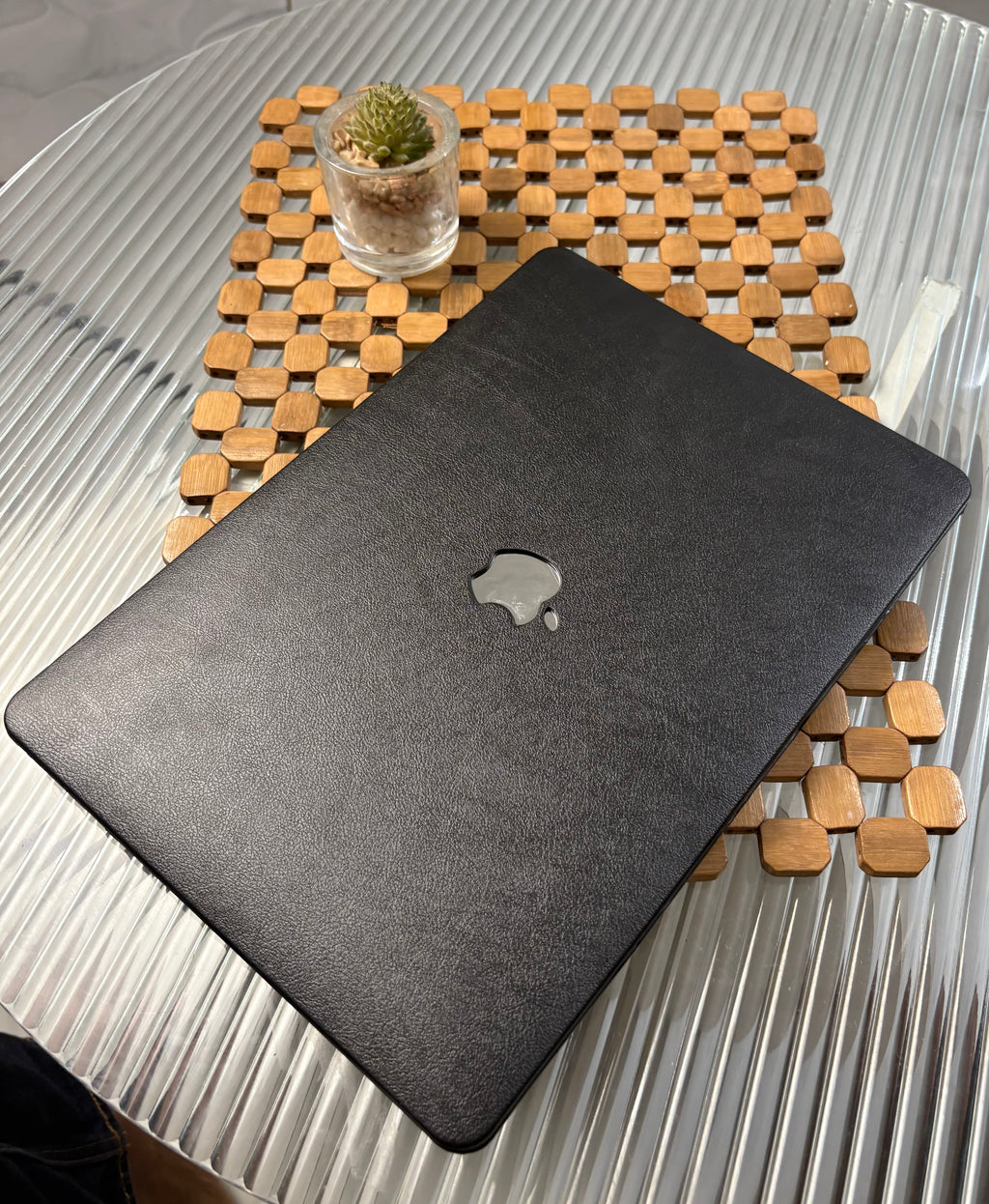 Coque MacBook Noir Matte lisse en cuir
