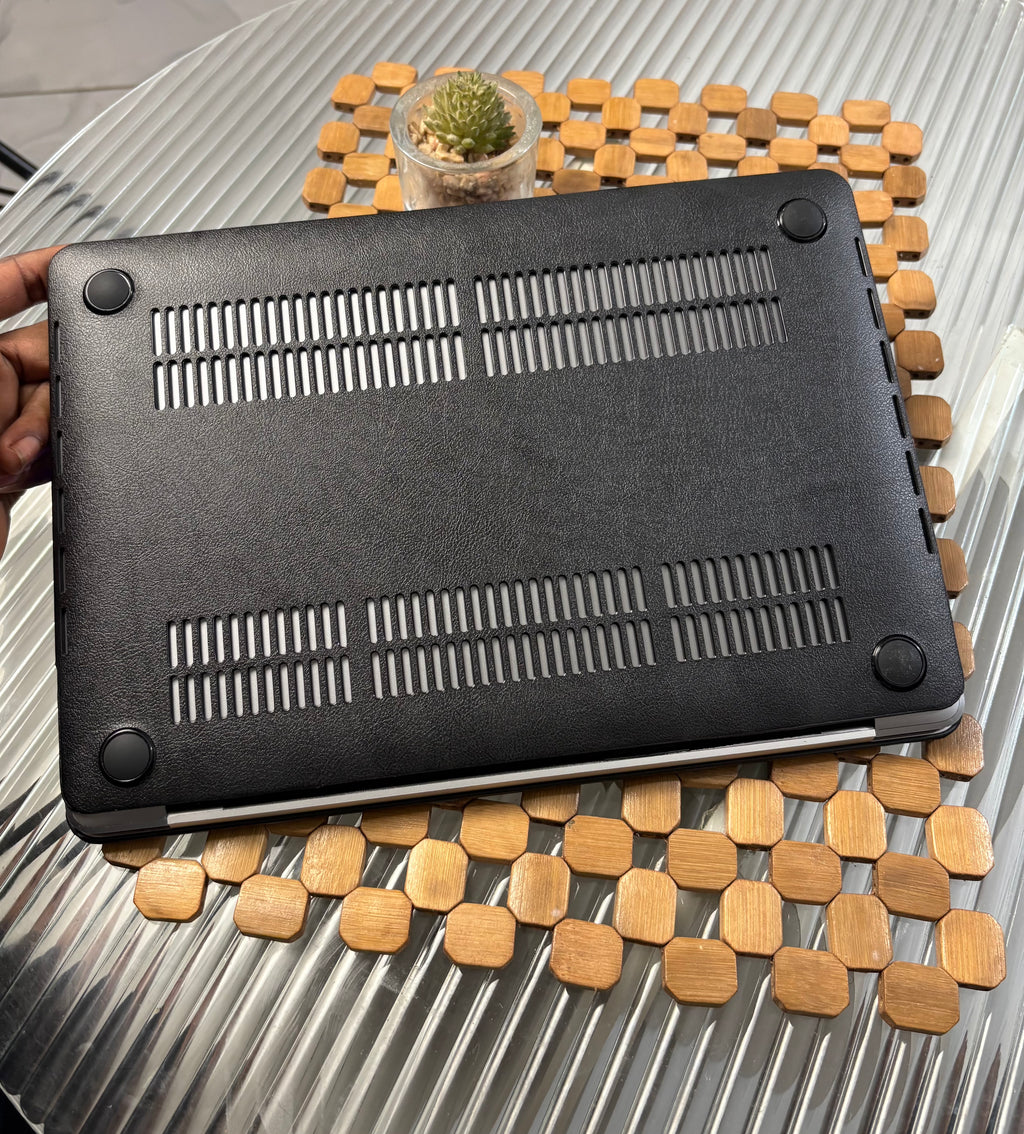 Coque MacBook Noir Matte lisse en cuir